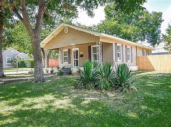 2nd image of 3624 El Campo Ave