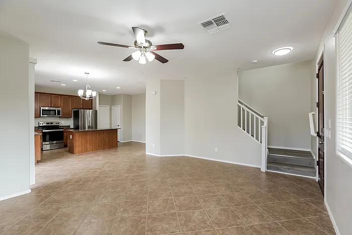 3 bed, 2.5 bath, 1486 sqft, $2,045 — Photo 4