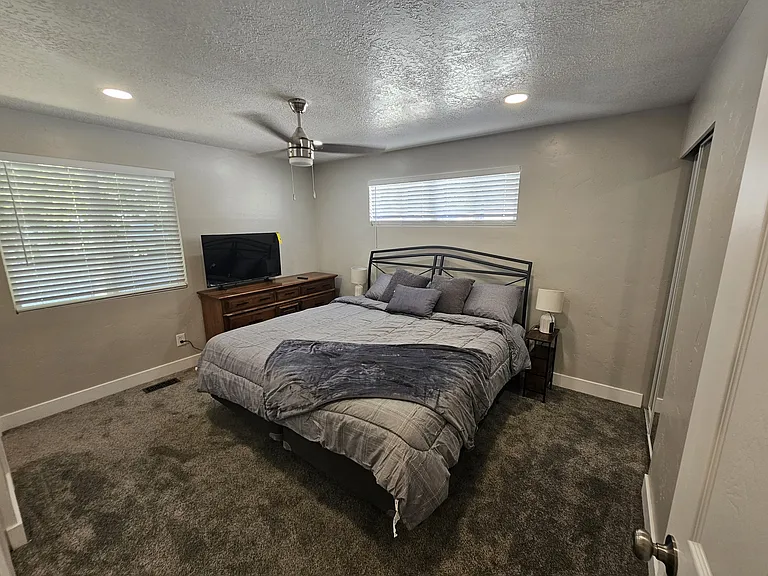 189 E 7615 S — Photo 14