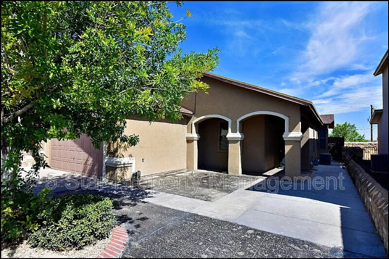 3 bed, 2.0 bath, 1330 sqft, $1,785 — Photo 2