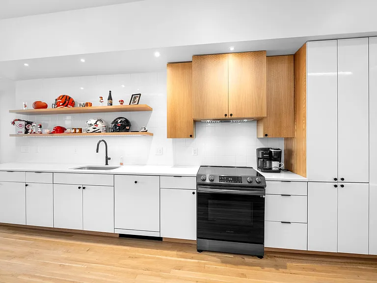 133 W Elder St #2 — Photo 5