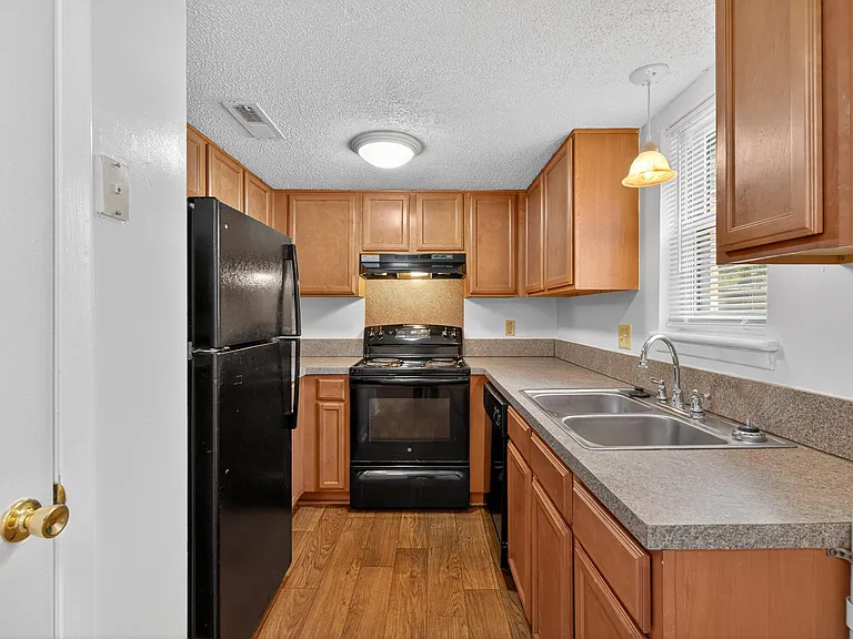 Woodlocke Apartments — Photo 49