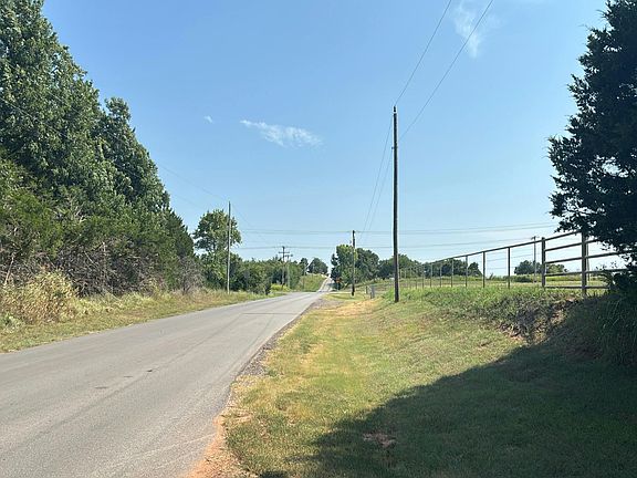 4th image of 700 N 60th Ave
