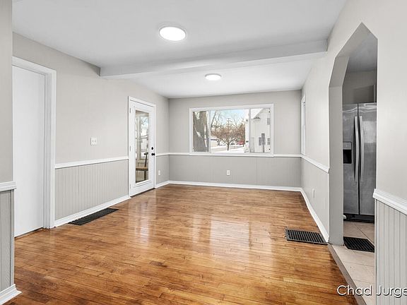 5th image of 1000 Lincoln Ave NW