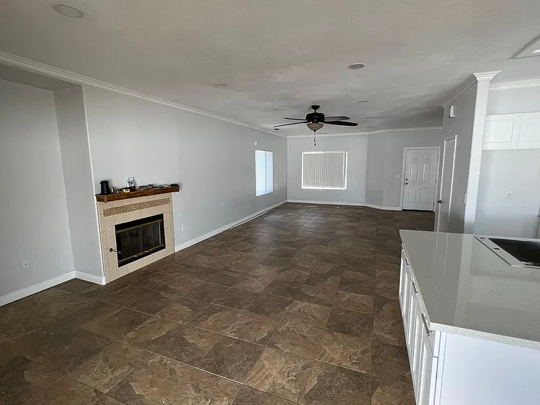 1738 Shane Ln — Photo 13