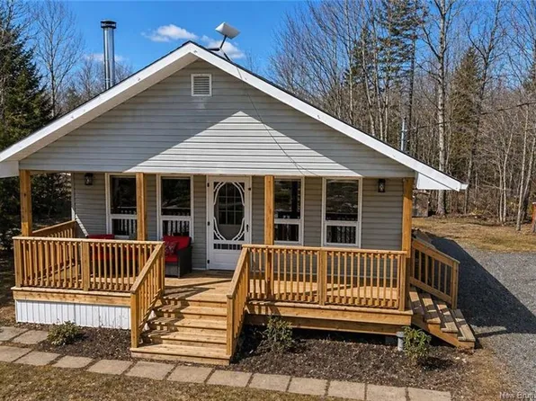 146 Davidson Lake Rd, Dumfries, NB E6G 1S5