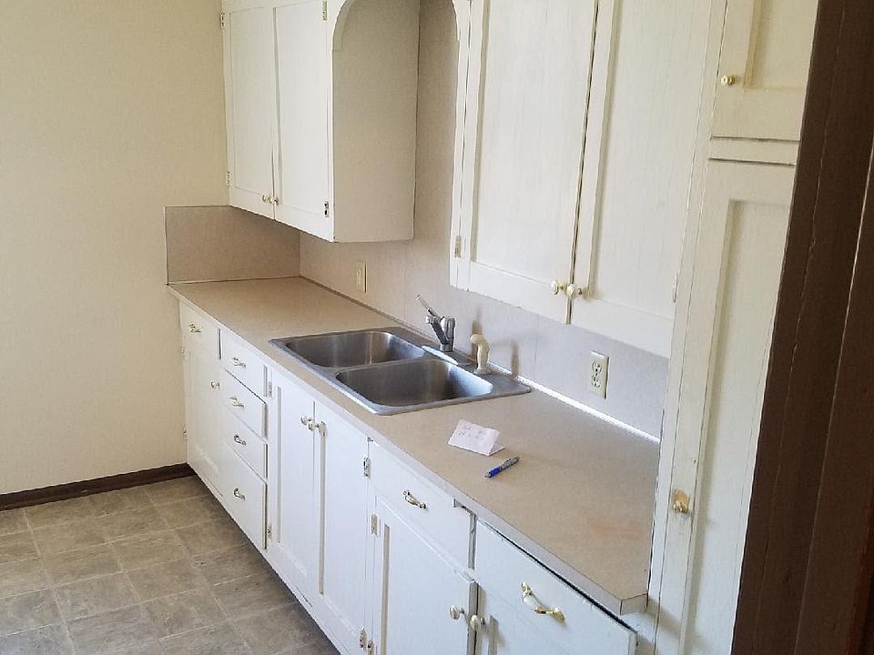 1st image of 328 N Pine Ave APT 6