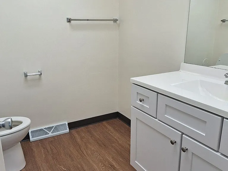 Woodstone Apartments — Photo 18