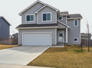 2421 Sunview Dr, Granger, IA 50109