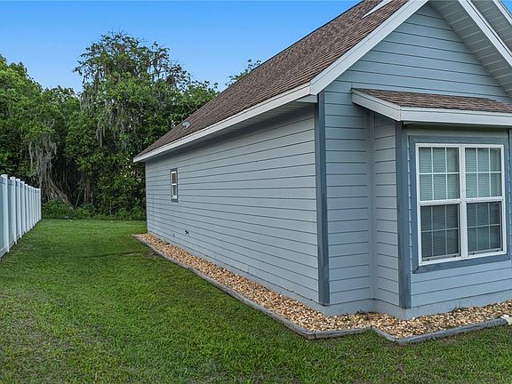 3rd image of 535 W Silver Springs Pl