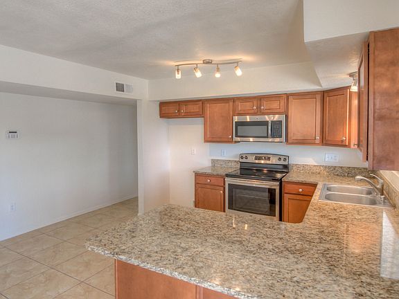 3rd image of 4749 W Calle Don Antonio