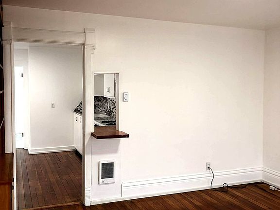 4th image of 815 N Washington St #815