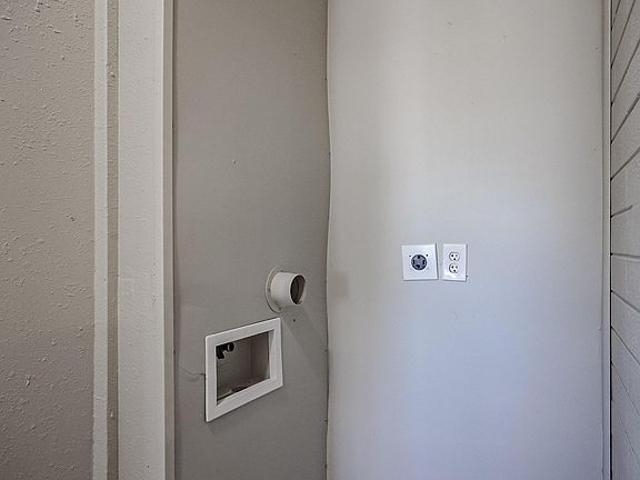 5th image of 11399 N 114th Ave