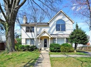 6001 Ryland Dr, Bethesda, MD 20817