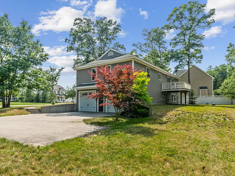 61 Julian Huxley Ln — Photo 40