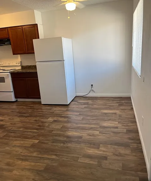 1223 N Dysart Rd #15 — Photo 1