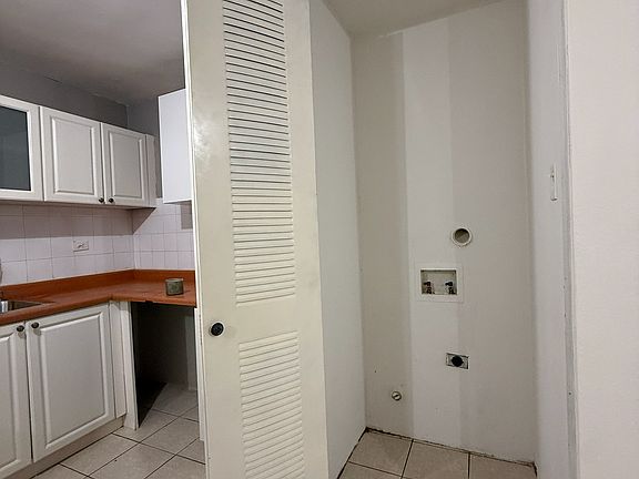 5th image of 892 Calle Los Robles #M24