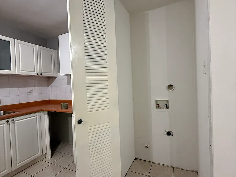 892 Calle Los Robles #M24 — Photo 5