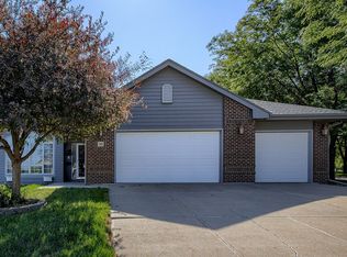7529 S 95th St, La Vista, NE 68128