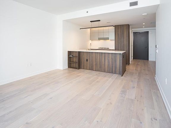 4th image of 280 Spear St #14F-L