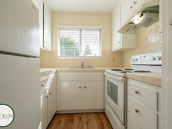 5th image of 1212 W McKinley Ave