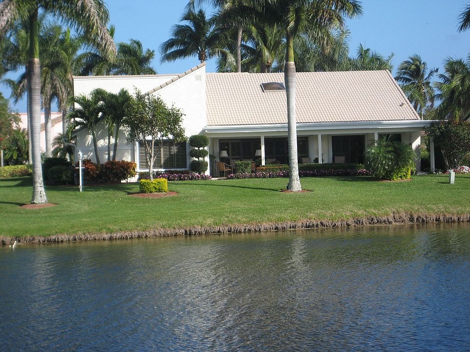 2nd image of 2647 SW 23rd Cranbrook Ct