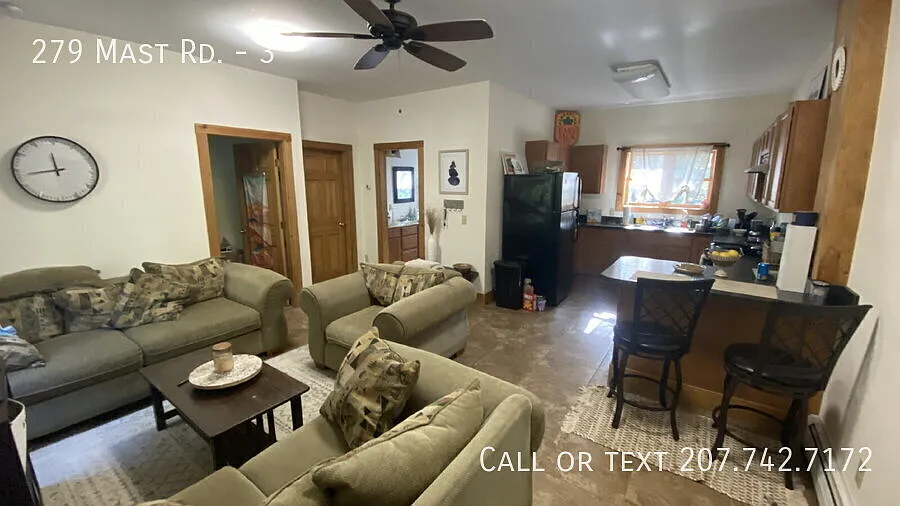 University Student Rental-Available for the 2027-2028 School Year - Heat and Hot water included! — Photo 4