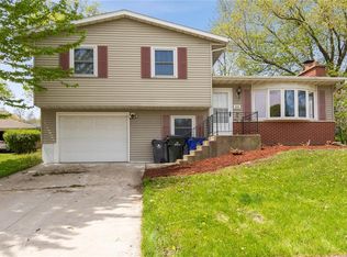 608 Robyn Ln NW, Cedar Rapids, IA 52405