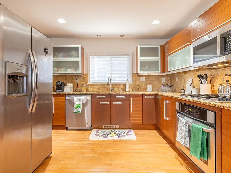 1315 E Lake Dr — Photo 11