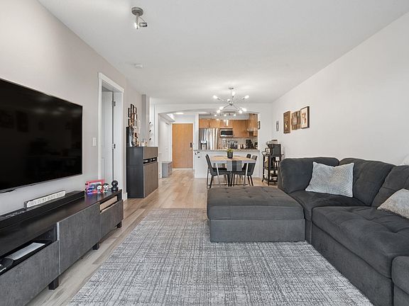 4th image of 3082 Dayanee Springs Blvd #202