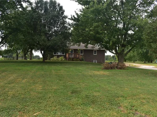 23265 W 287th St, Paola, KS 66071