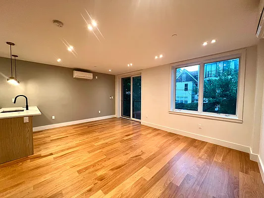 Rented by EXR | media 3