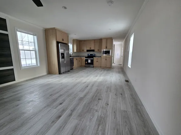 6 Front St #6F, Brunswick, ME 04011