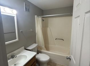 824 E Wyman Ave #7, Hoopeston, IL