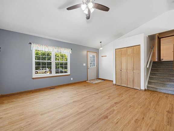 2nd image of 873 Oak Ridge Ln