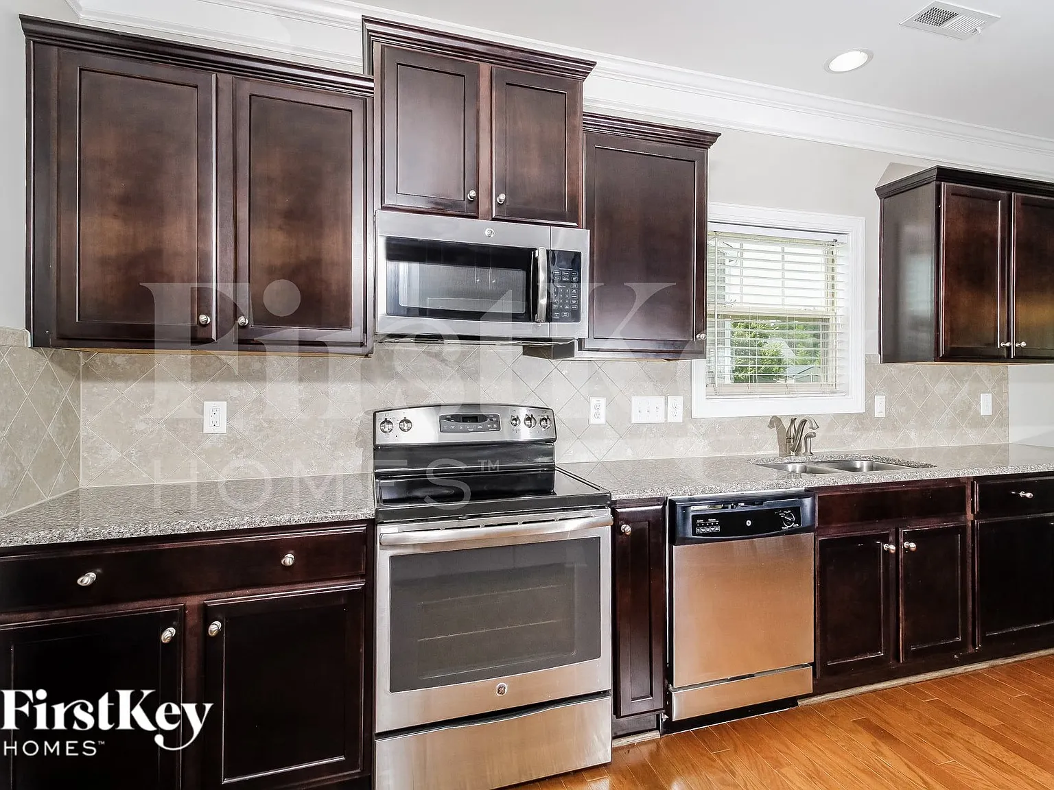 4 bed, 2.5 bath, 2728 sqft, $2,615 — Photo 4