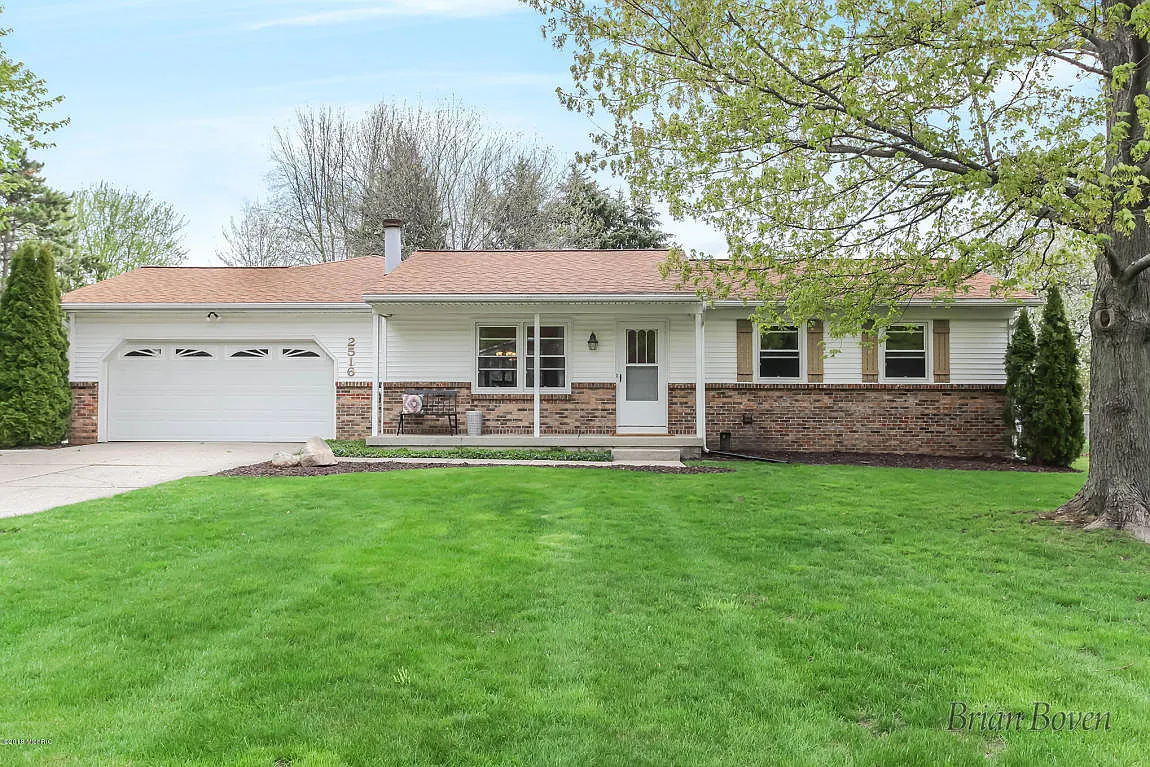 2516 Appleleaf Ct NE photo 1