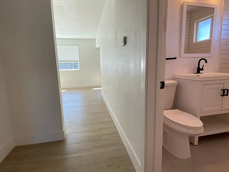 527 W Glenrosa Ave — Photo 6