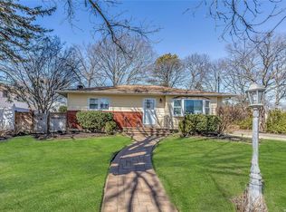 9 Everett St, Centereach, NY 11720