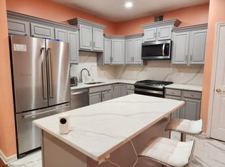 169 Forest Dr, Piscataway, NJ 08854