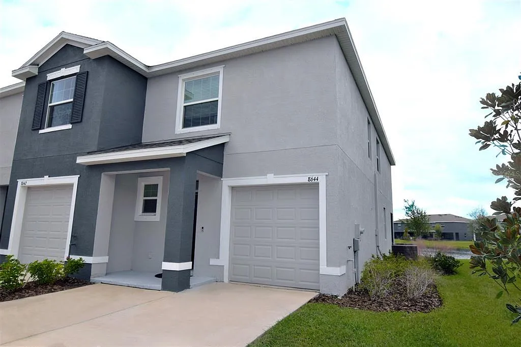 3 bed, 2.5 bath, 1785 sqft, $2,200 — Photo 1