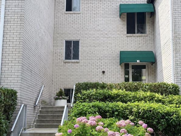 7 Rockford Rd #12
