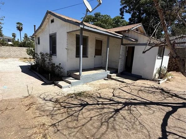 2961 11th St, Riverside, CA 92507