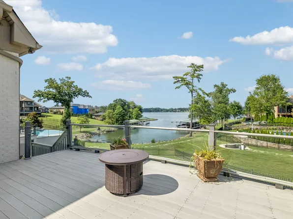 3033 Lakeshore Dr, Old Hickory, TN 37138