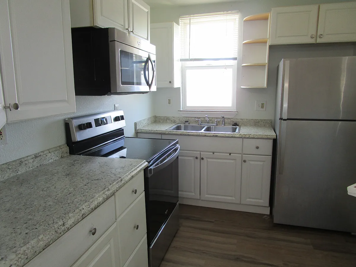 Building Photo - 7021 S Lawrence St #B