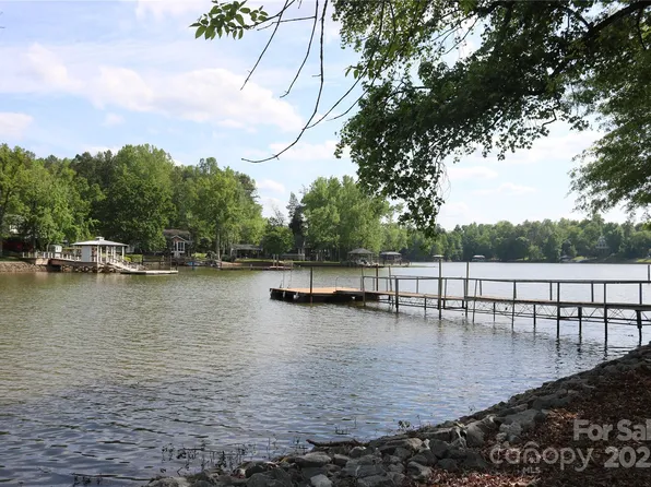 5165 Sapp Cir, Clover, SC 29710