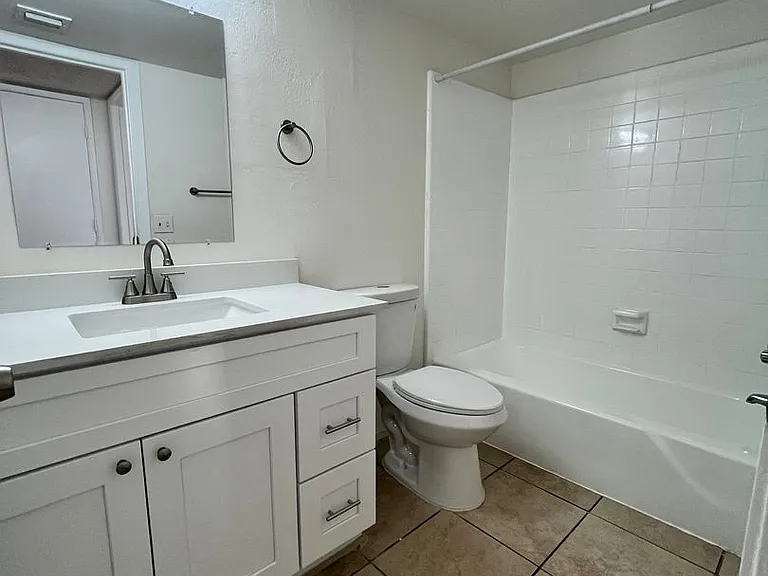 Catalina View Apartments — Photo 55