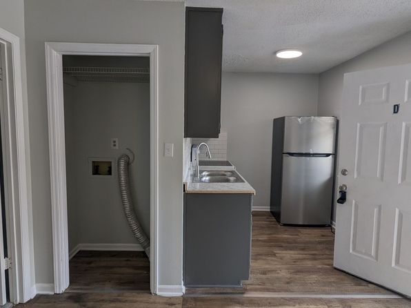 818 Meadow Ridge Ct #D