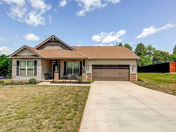 42 Rising Meadow Ln, Taylors, SC 29687 | Zillow