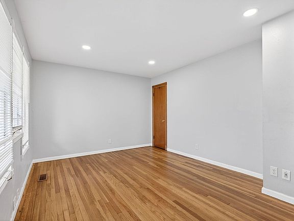 5th image of 1515 Aspen Dr